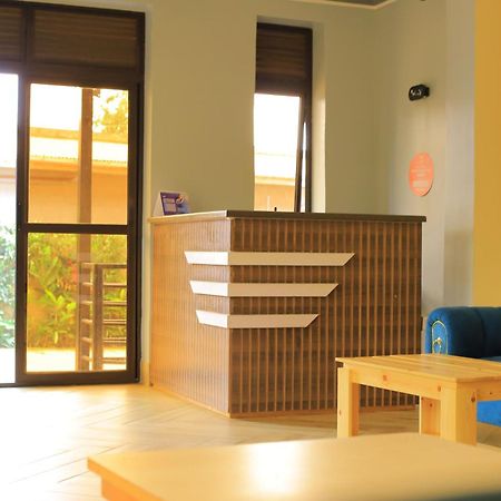 Golden Suites Hotel Entebbe Kültér fotó